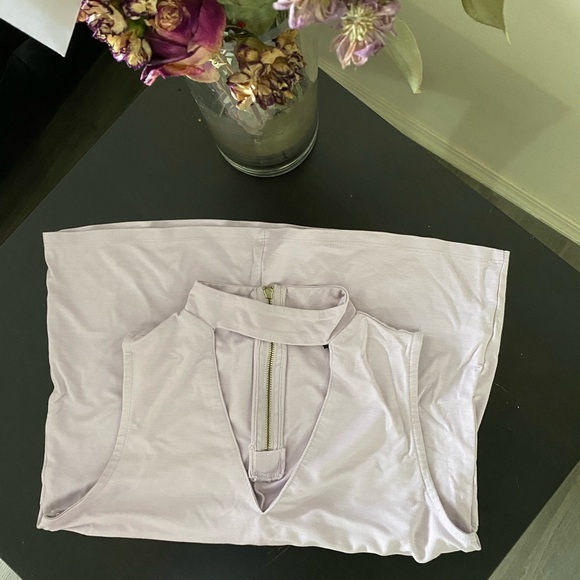 Dynamite top. ✨ - Picture 1 of 4